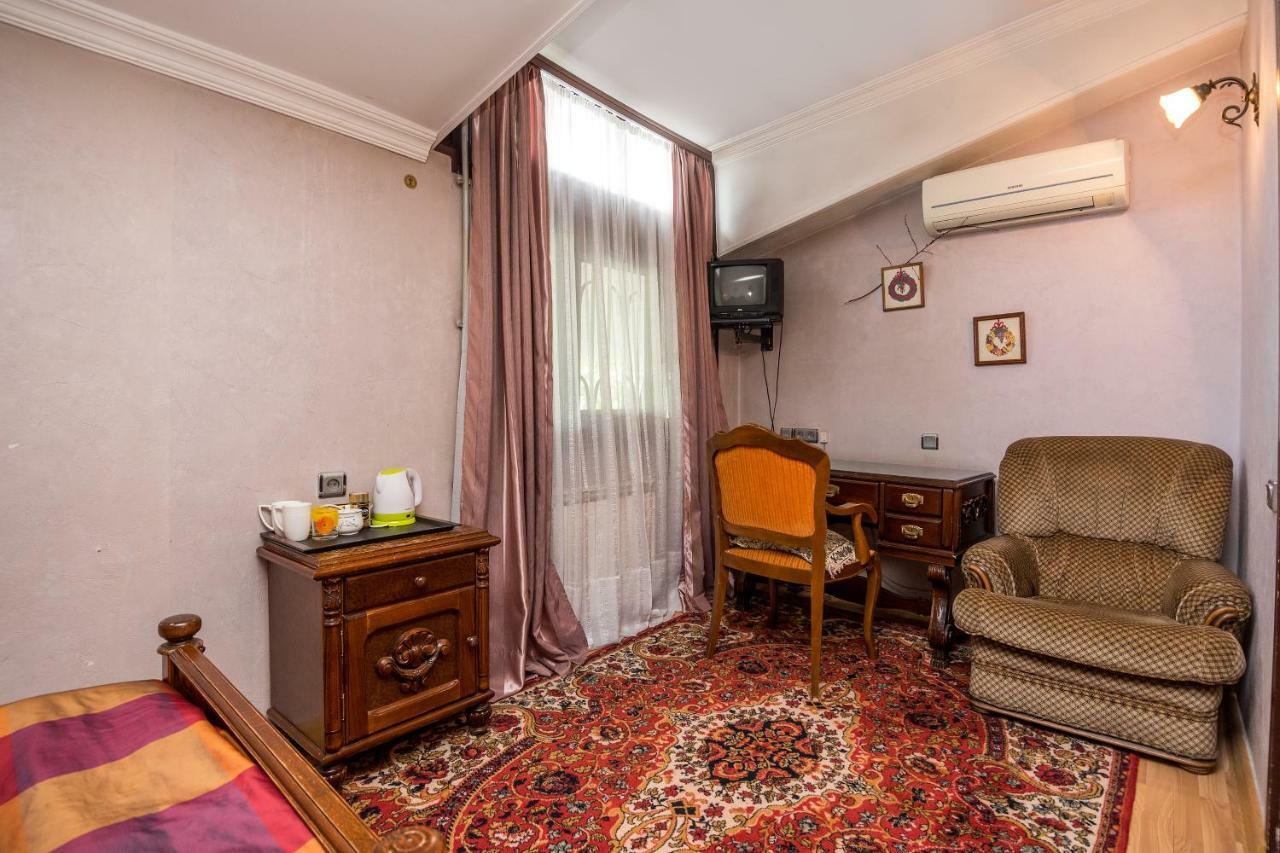 Lia'S Guest House Tbilisi Exterior photo
